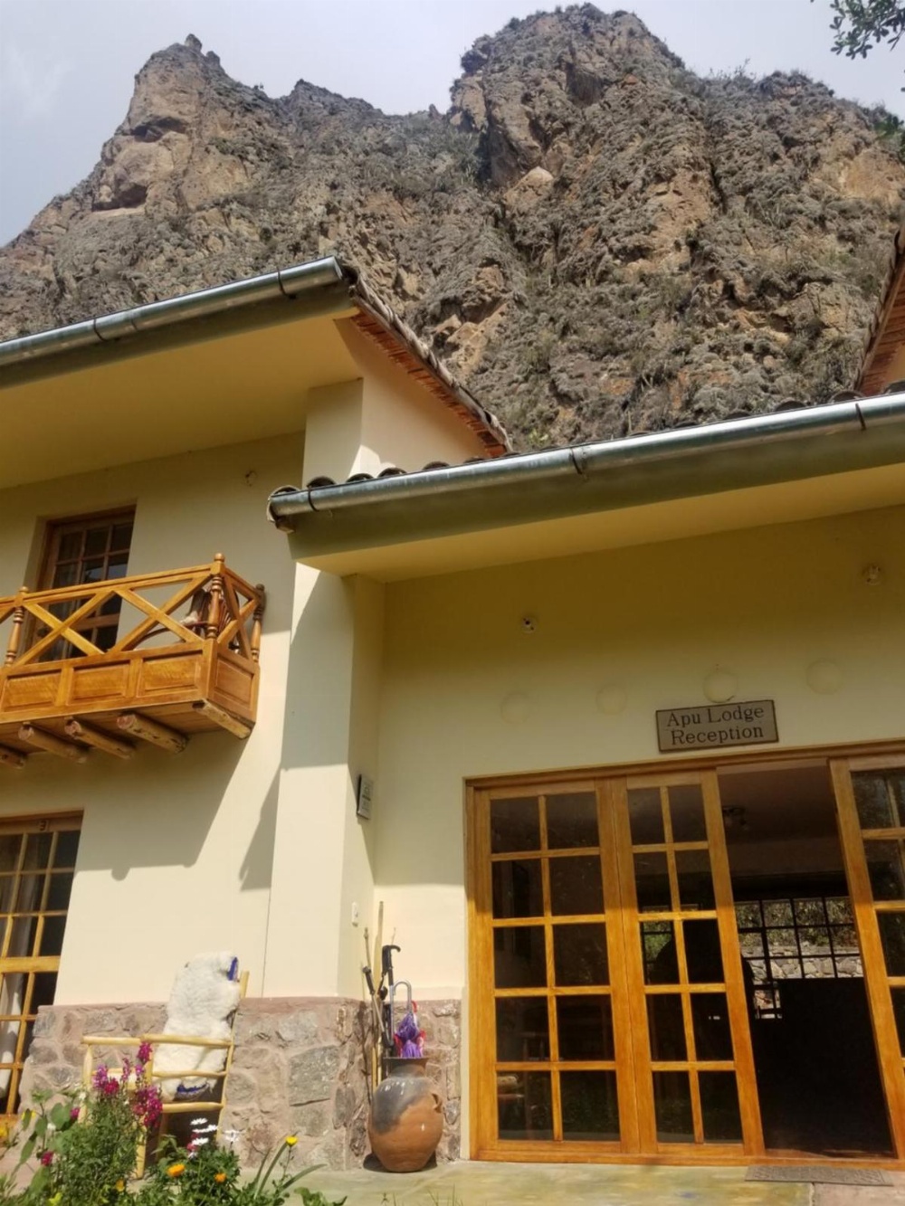 Apu Lodge